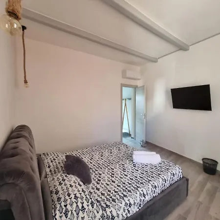 Cornelia Bed & Breakfast *